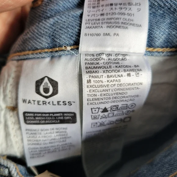 Levi's 24x29 Distressed High Waisted Mom Tapered Jeans - Picture 7 of 10